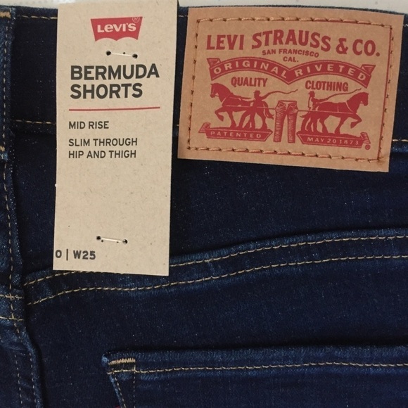 Levi's Mid Rise Denim Bermuda Jean Shorts  0/W25 - Picture 8 of 16